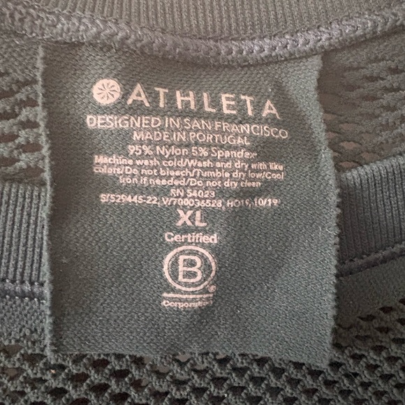 Athleta Forest Green Oxygen Laser Cut Out Long Sleeve Athletic Top size XL - Picture 2 of 4